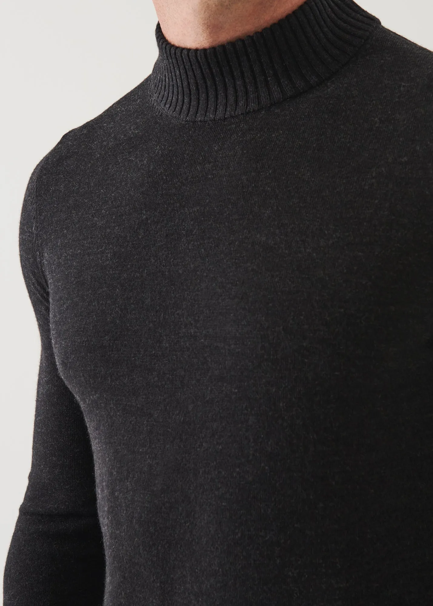 EXTRA-FINE MERINO MOCK NECK SWEATER