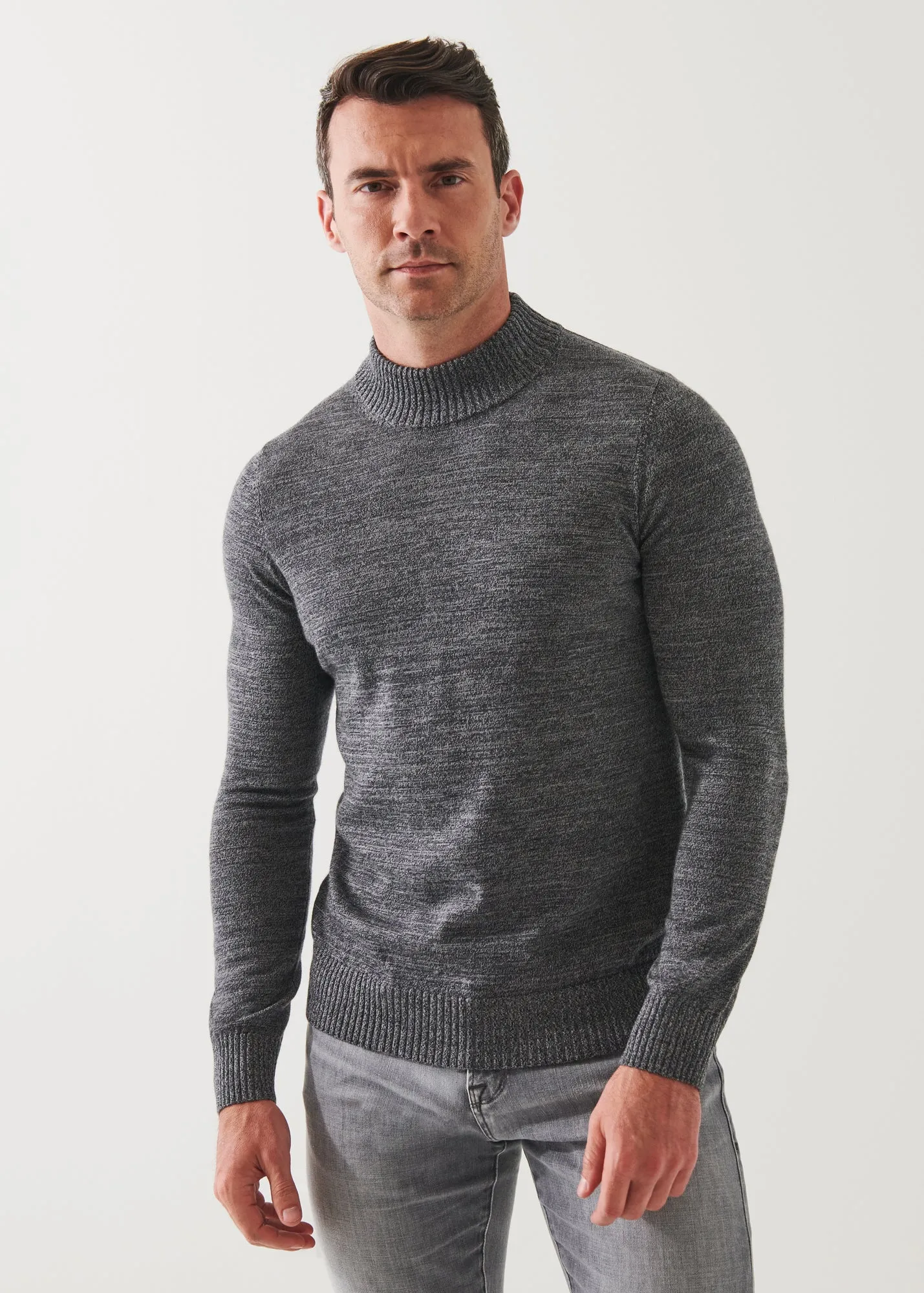 EXTRA-FINE MERINO MOCK NECK SWEATER