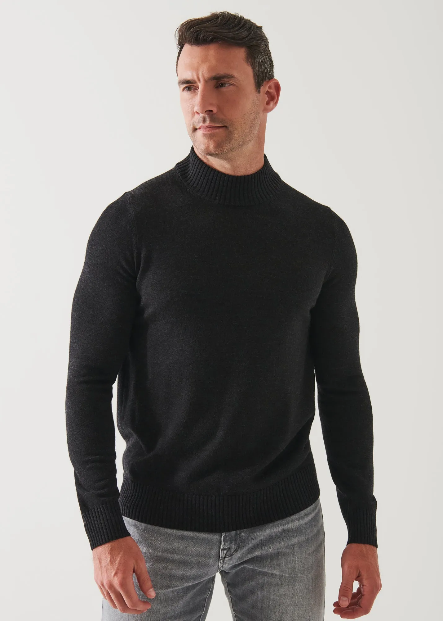 EXTRA-FINE MERINO MOCK NECK SWEATER