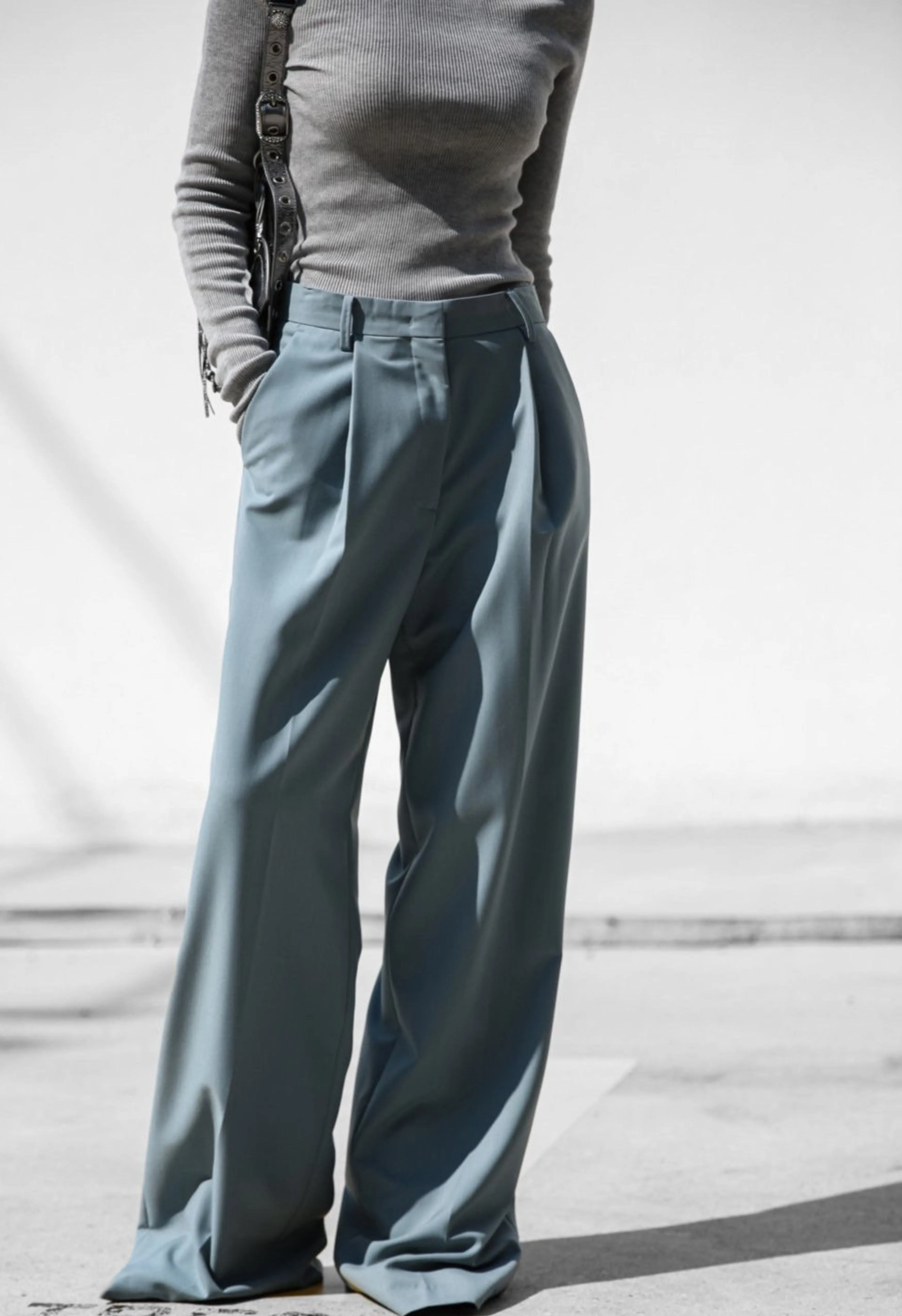 Pleated Trouser In Ocean Grey