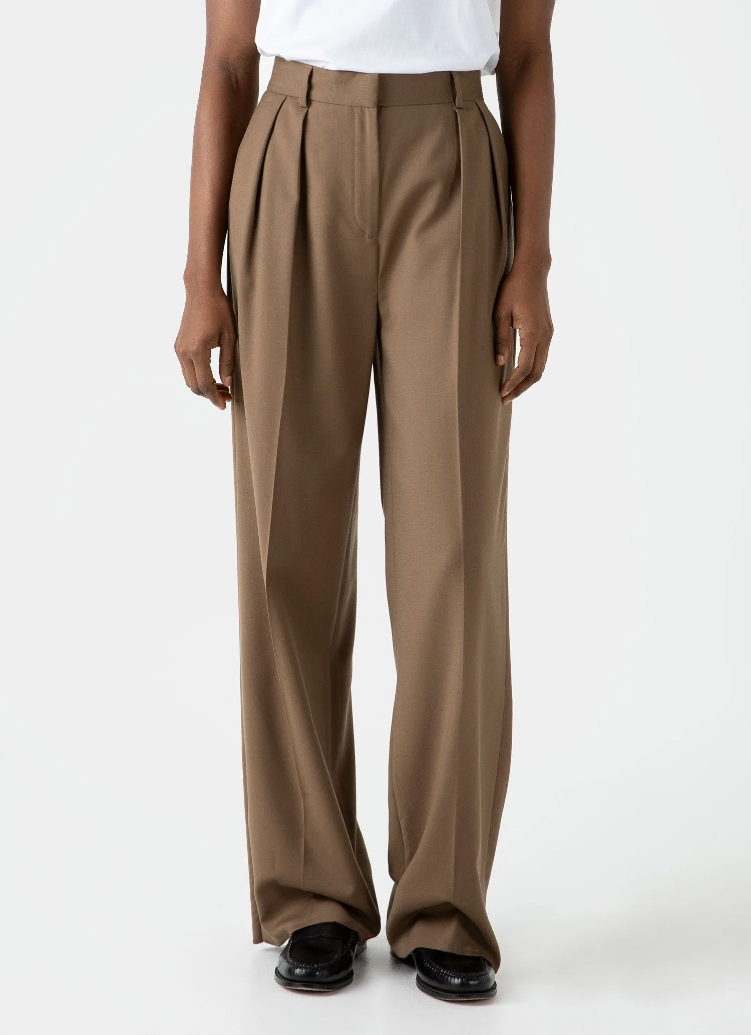 Women's Pleated Wool Trouser in Dark Camel